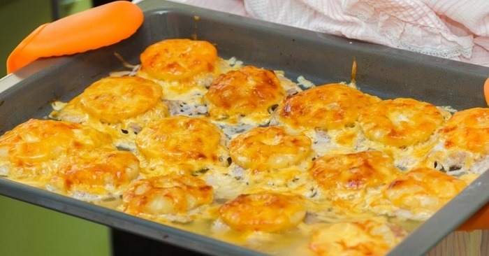 500 г фарша и сырой картофель: вот что я приготовлю на ближайший званый обед. Удобно подавать для праздничного стола, запекаются порционно