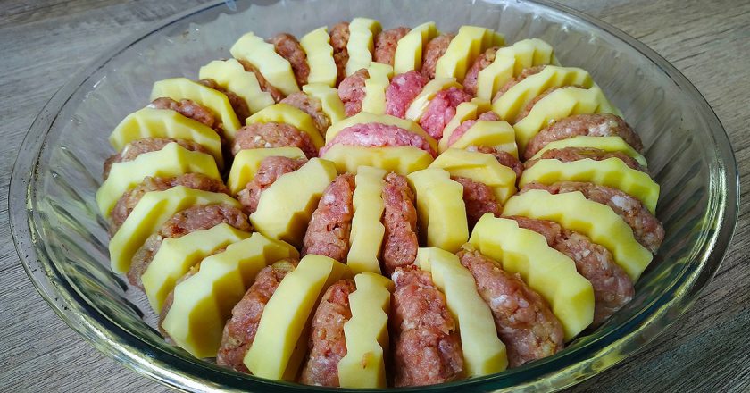 Пара картофелин и немного фарша, а такое объедение можно приготовить!