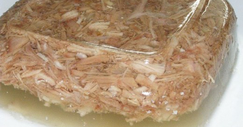Ленивый холодец из курицы: без многочасовой варки, но при этом отлично застывает!