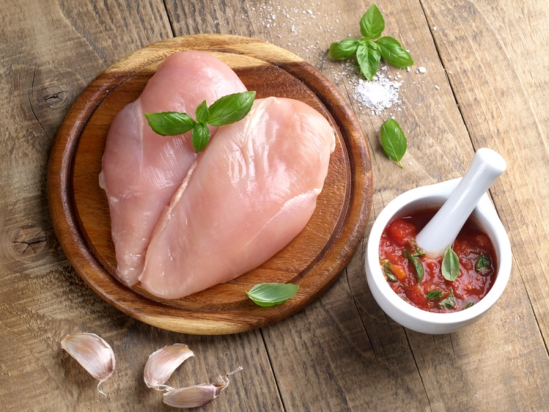 Зачем заливать яйцами куриную грудку