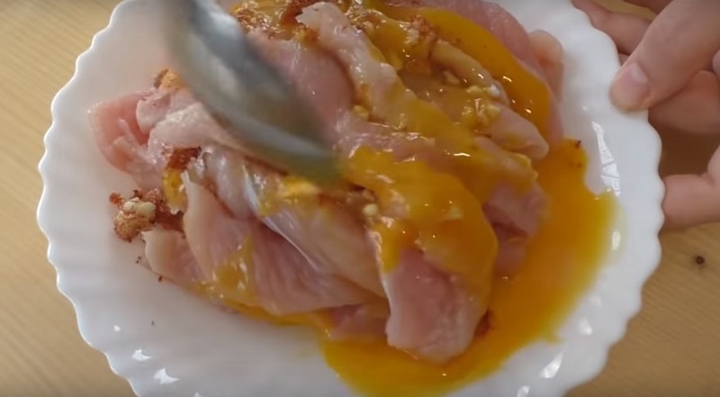 Зачем заливать яйцами куриную грудку